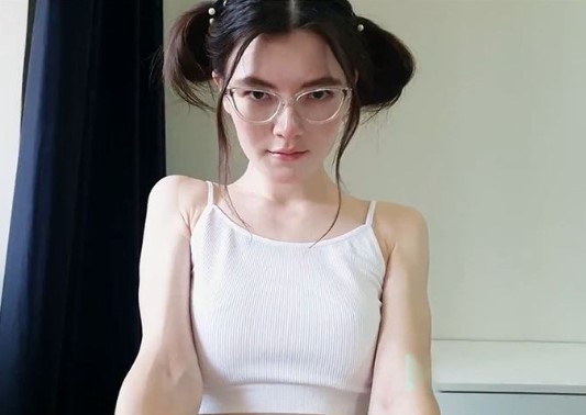 webtolove หนังโป๊ฝรั่ง Insatiable hot beauty with glasses loves xxx