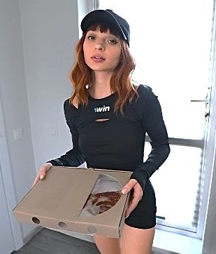 หนังโป๊ฝรั่ง Sexy Student Delivery Girl Ate My Pizza And Got Fucked In Her Tight Pussy