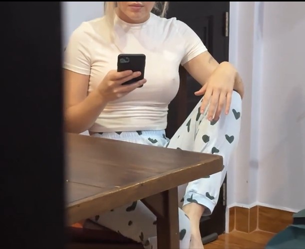 คลิปโป้ฝรั่ง แฟนสาวเหงาหี ชวนหนุ่มคู่จิ้นขึ้นเตียง BUT NO PENETRATION